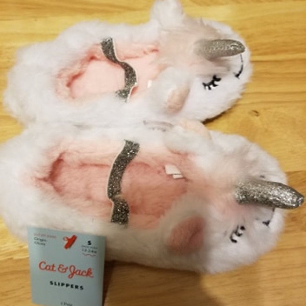 NWT! Cat & Jack 12-24 Month Fuzzy Unicorn Slippers